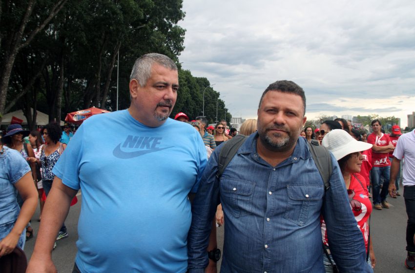 21932917-manifestacao-contra-terceirizacao-guina-ferraz-484-copia-copia.jpg